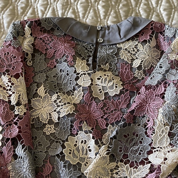 Lace top - Picture 4 of 4